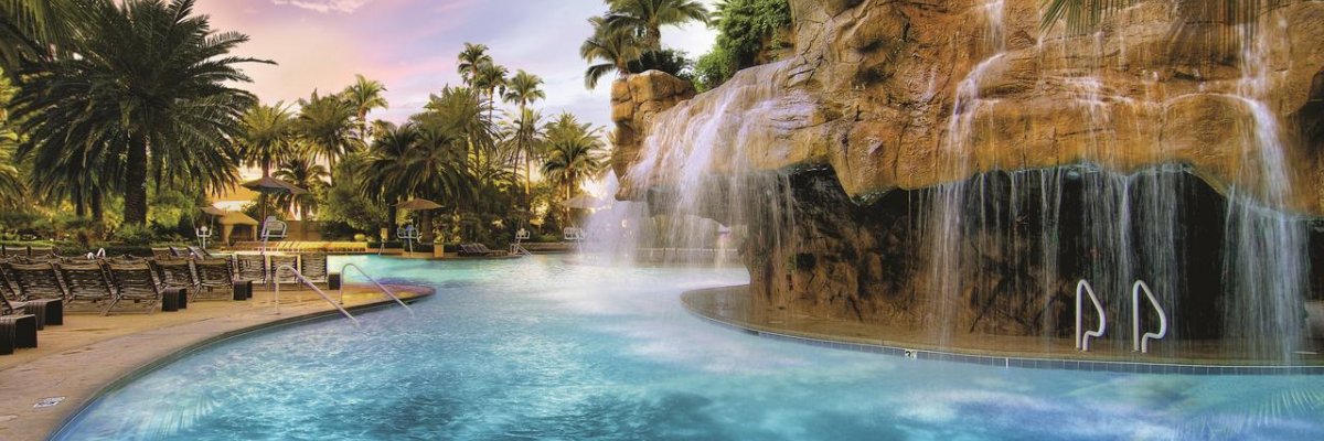 The Mirage & Casino****
