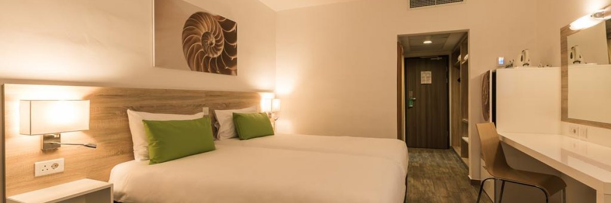 Seashells Resort at Suncrest****