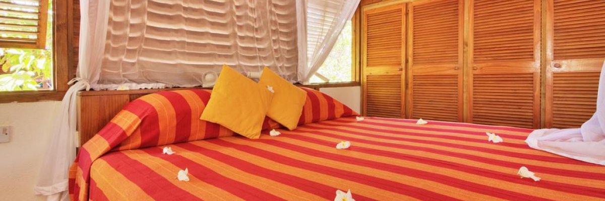 Bird Island Lodge **+